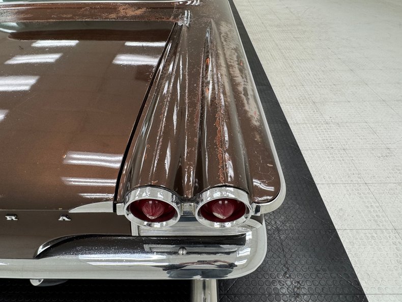 Pontiac-Ventura-1960-Mahogany-Fawn-39