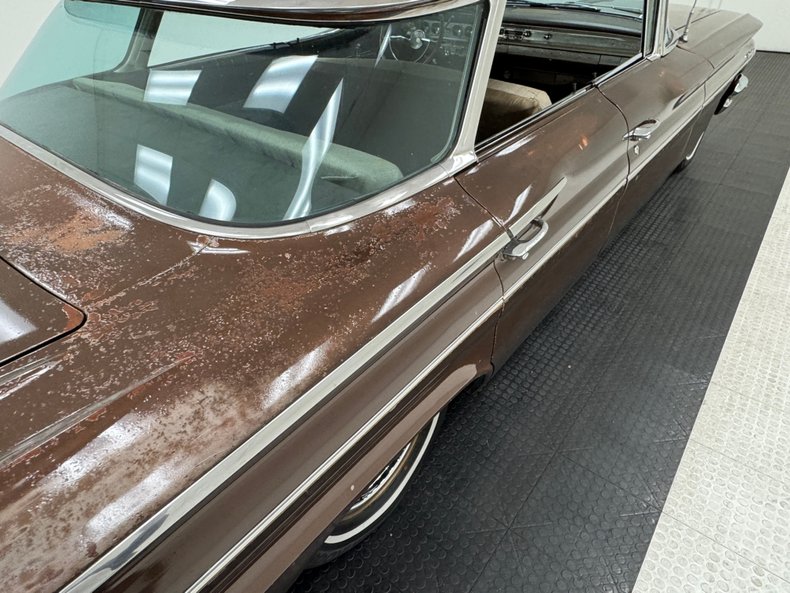 Pontiac-Ventura-1960-Mahogany-Fawn-41