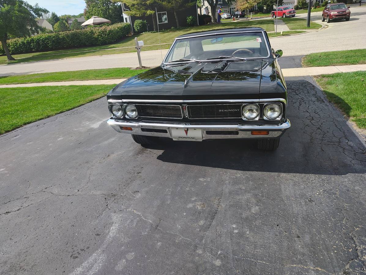 Pontiac-beaumont-super-deluxe-ss-1966-black-1