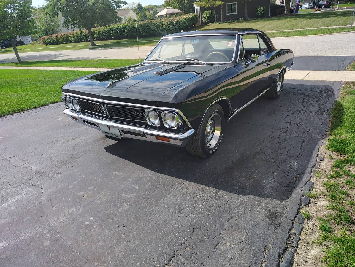 Pontiac-beaumont-super-deluxe-ss-1966-black