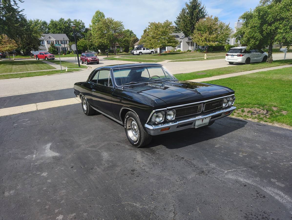 Pontiac-beaumont-super-deluxe-ss-1966-black-4
