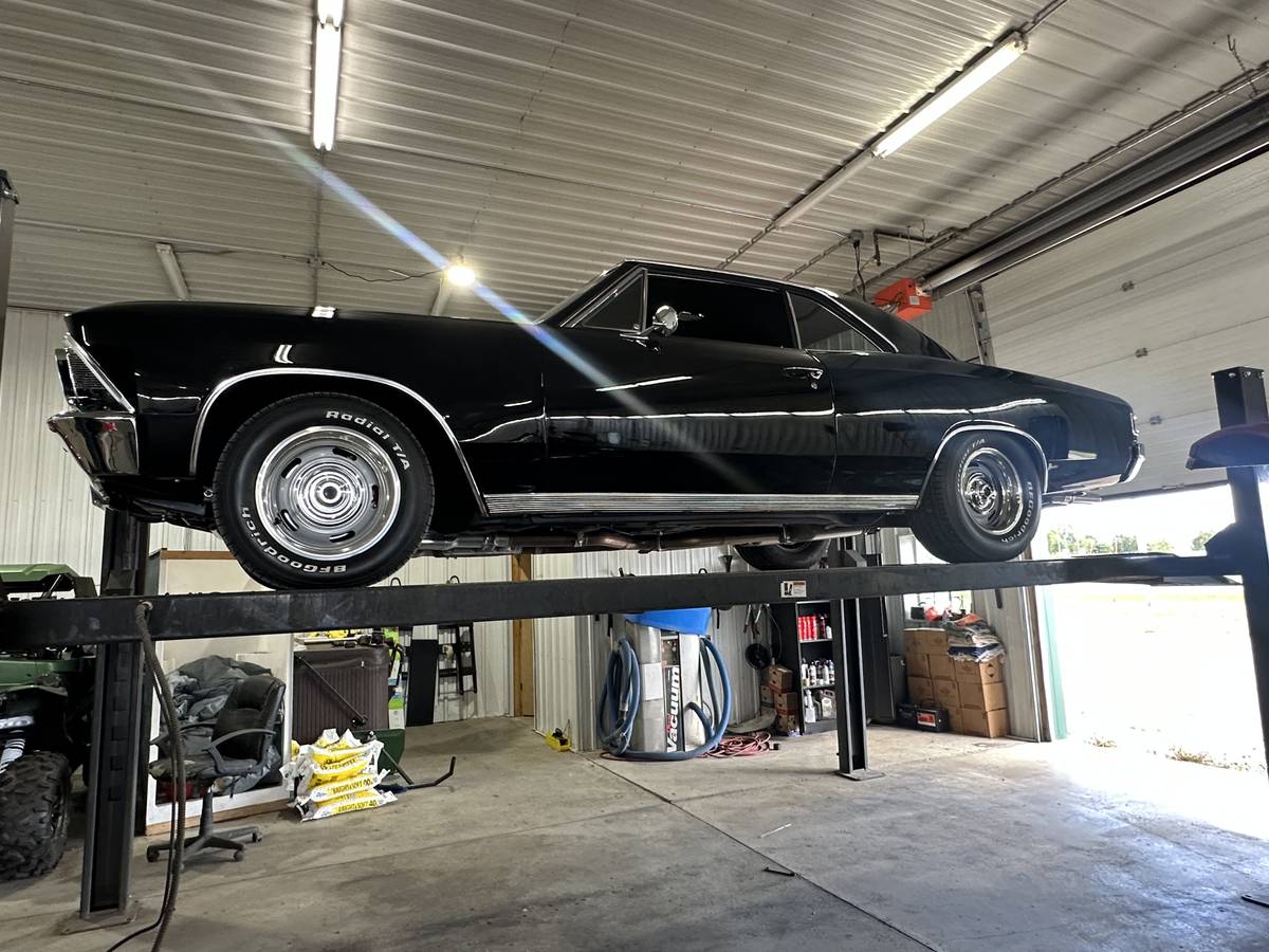 Pontiac-beaumont-super-deluxe-ss-1966-black-9