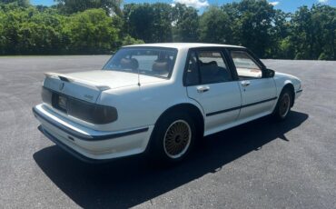 Pontiac-bonneville-1990-white-11