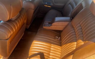 Pontiac-bonneville-1990-white-2