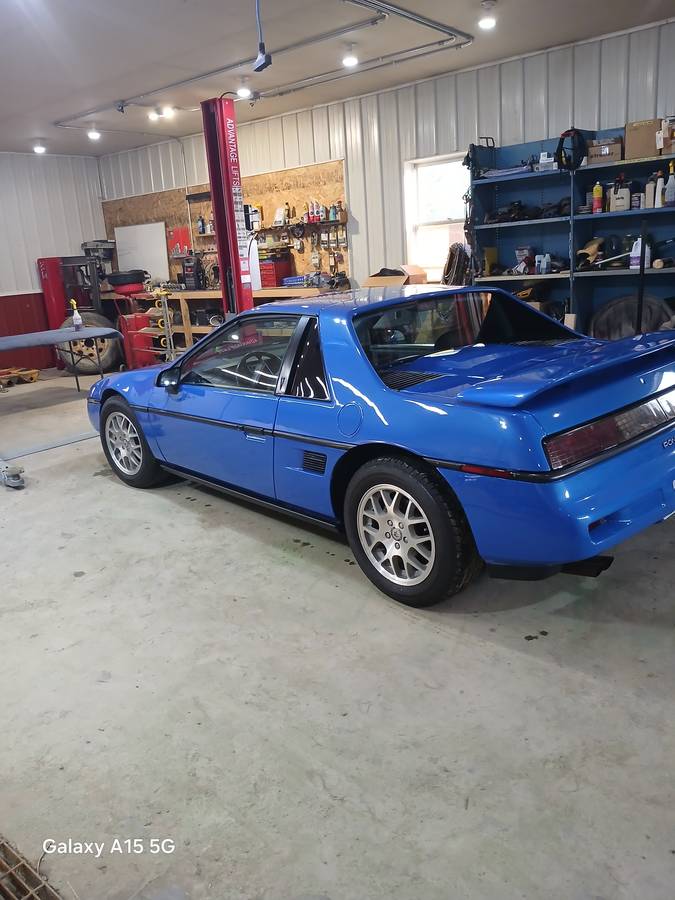 Pontiac-fiero-1987-blue-1