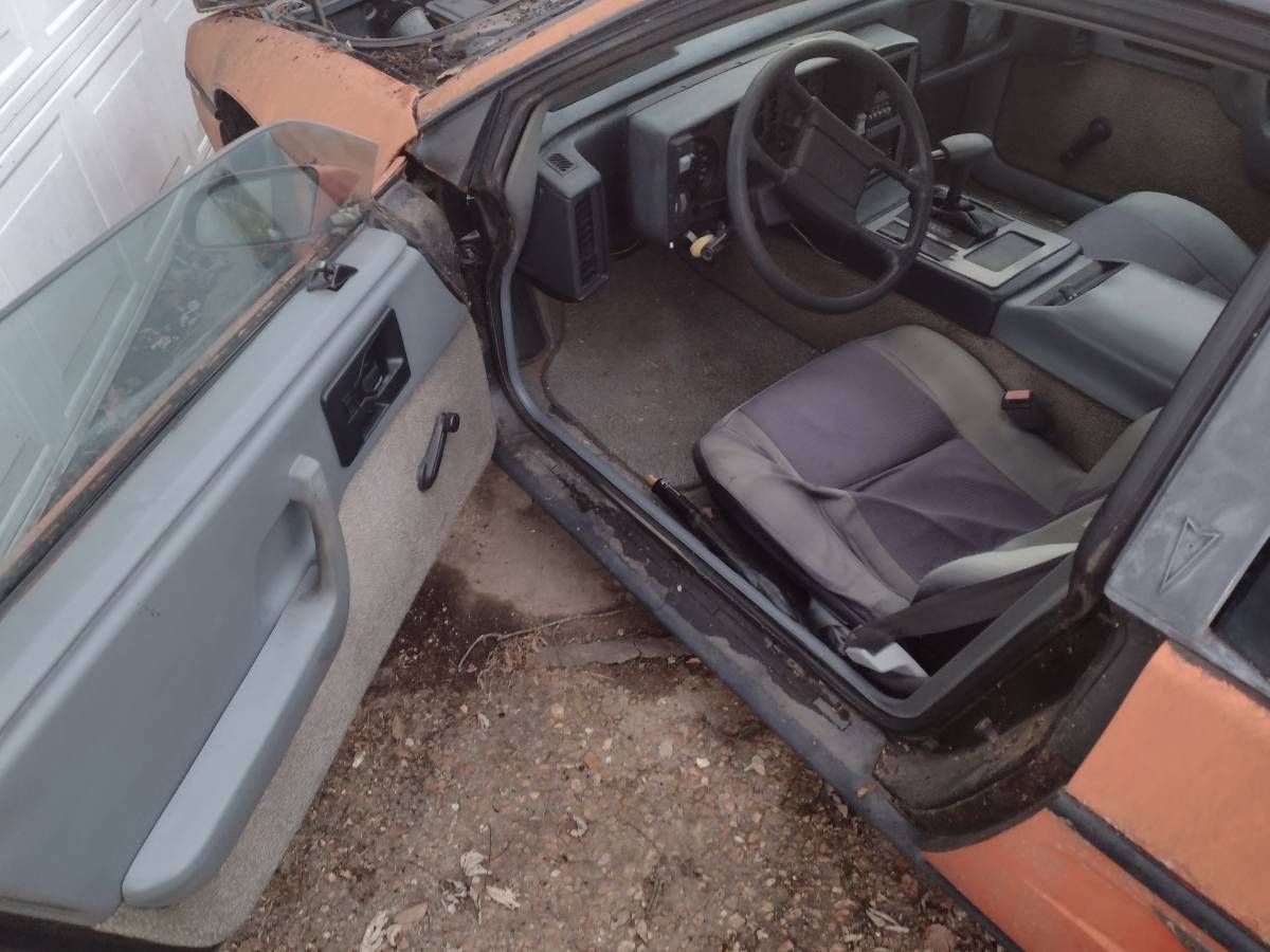 Pontiac-fiero-1987-orange-7