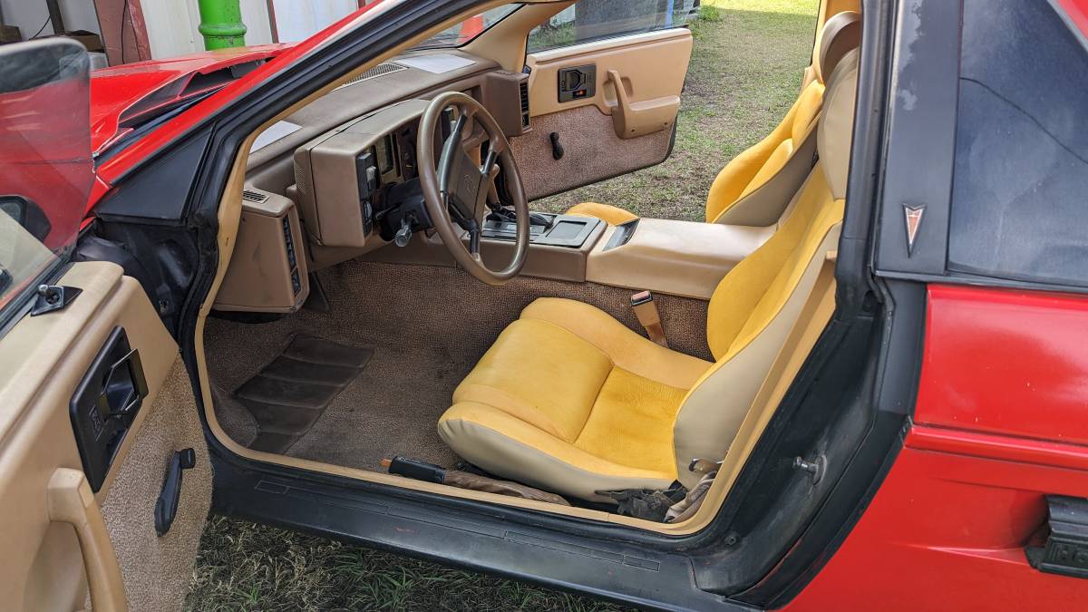 Pontiac-fiero-1987-red-1