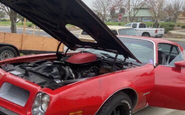 Pontiac-firebird-1975