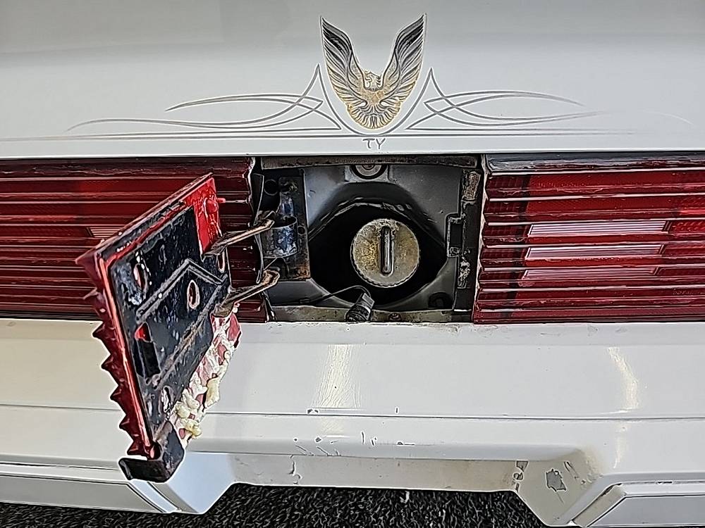 Pontiac-firebird-1979-custom-9