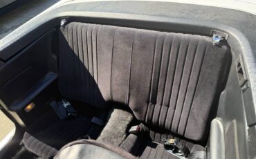 Pontiac-firebird-1991-white-10