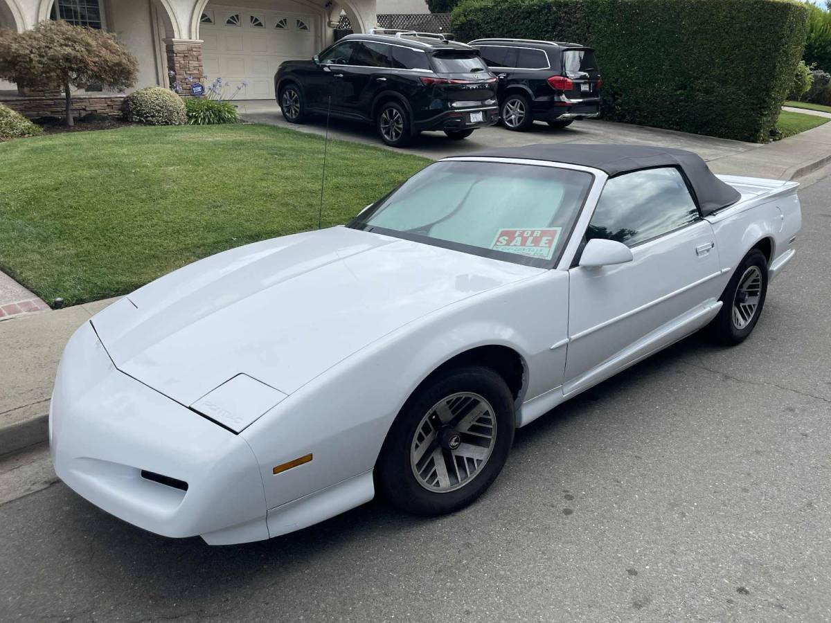 Pontiac-firebird-1991-white-3