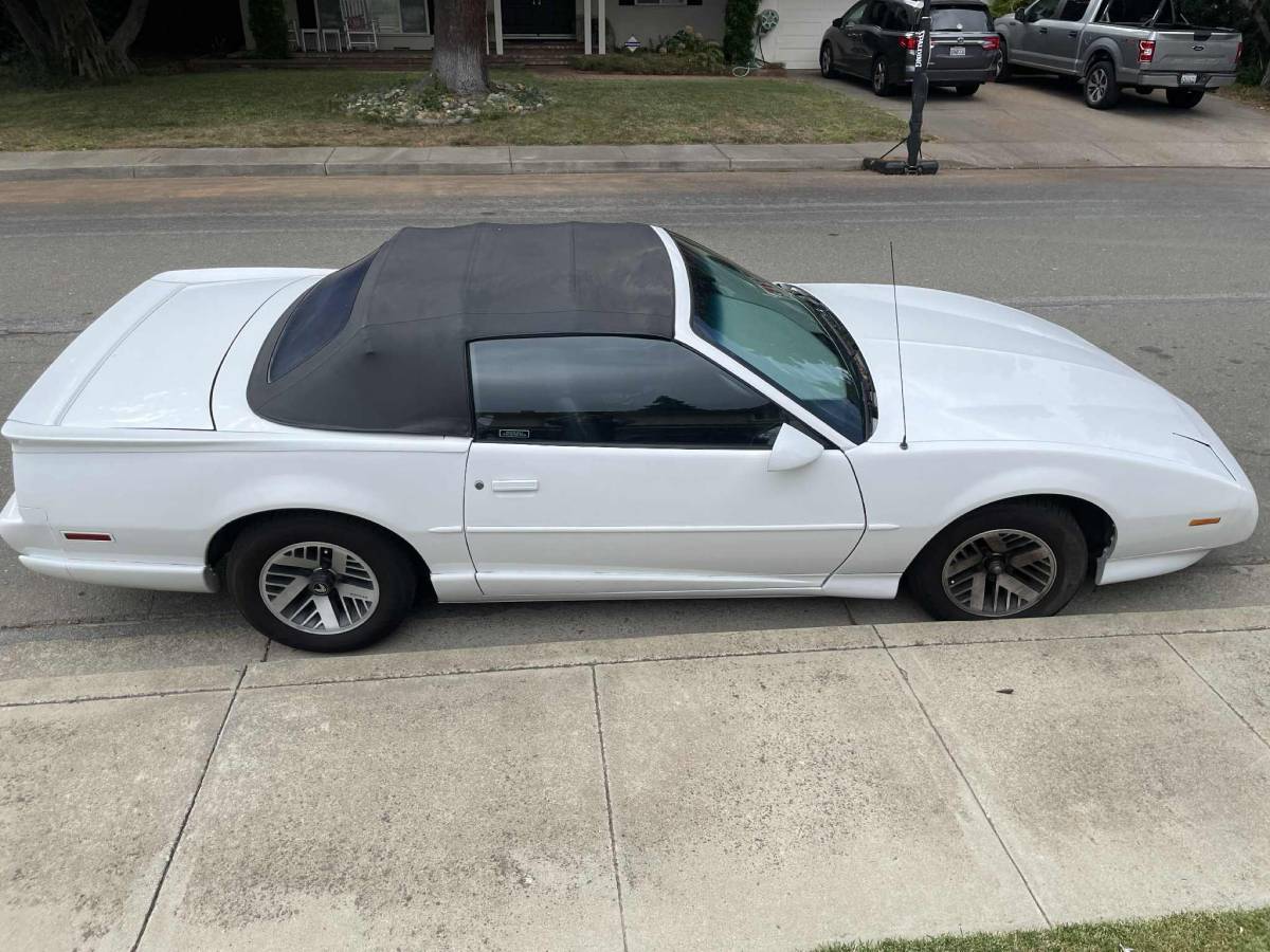 Pontiac-firebird-1991-white-8