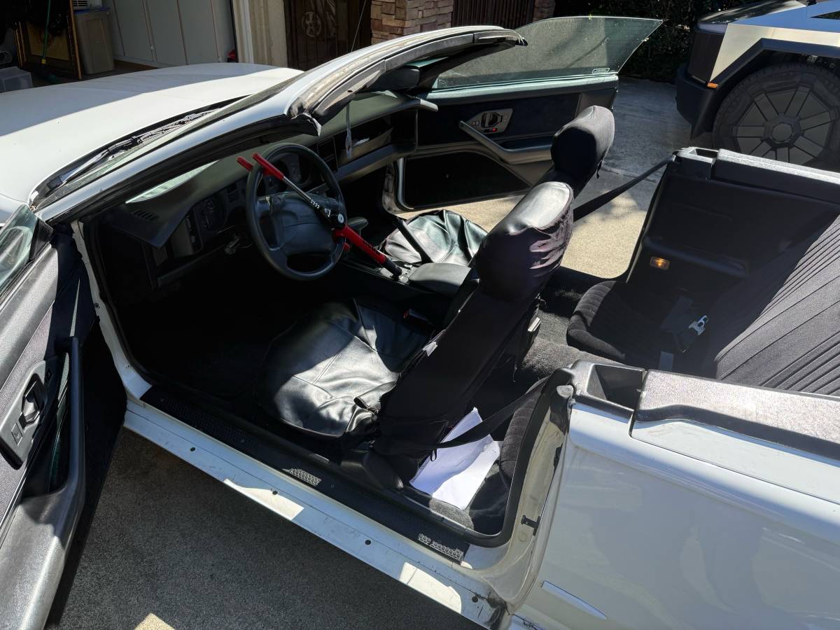 Pontiac-firebird-1991-white