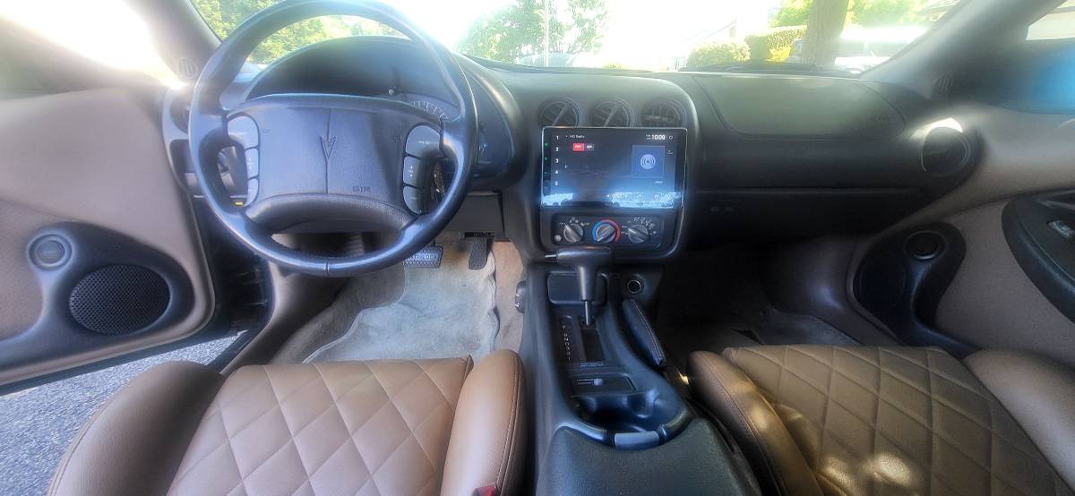 Pontiac-firebird-1994-green