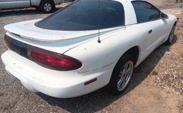 Pontiac-firebird-1995-white-1