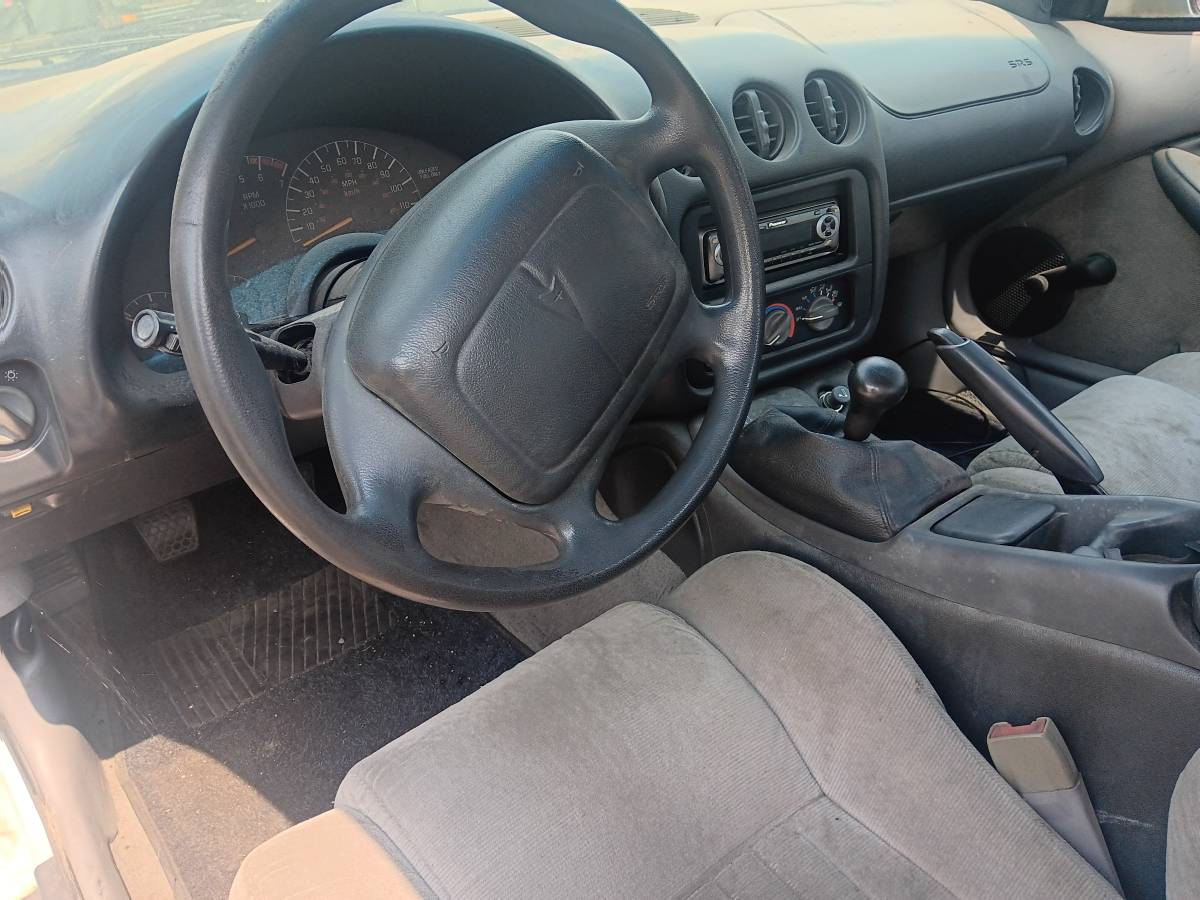 Pontiac-firebird-1995-white-7