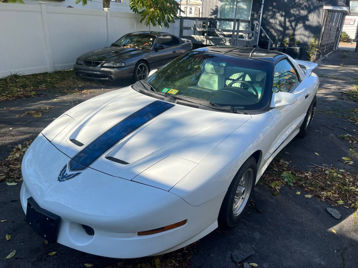 Pontiac-firebird-formula-1994-white