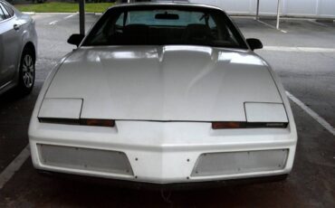 Pontiac-firebird-trans-am-1982-white-4