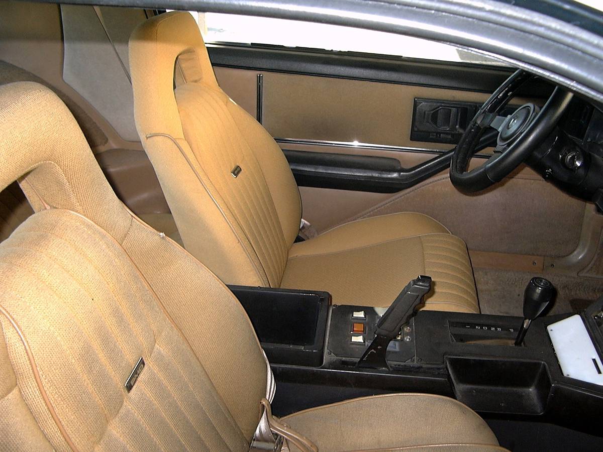 Pontiac-firebird-trans-am-1982-white-6