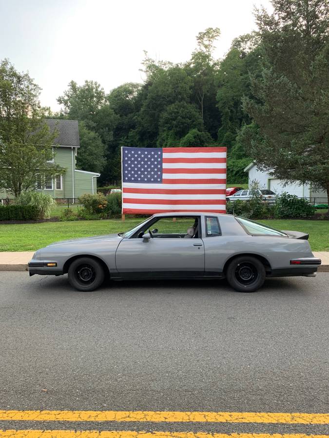 Pontiac-grand-prix-1986-grey