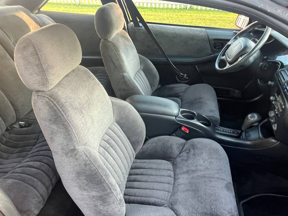 Pontiac-grand-prix-1996-red-18