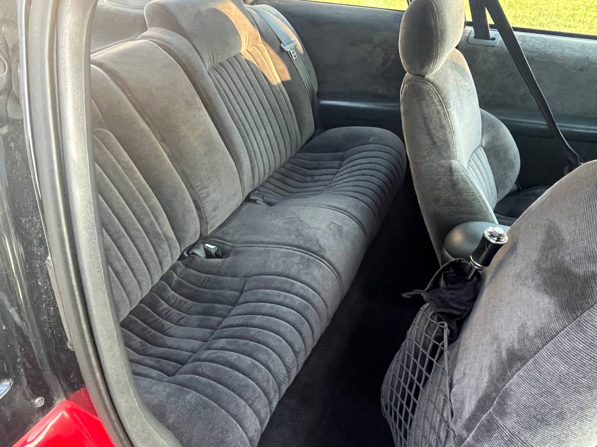 Pontiac-grand-prix-1996-red-20