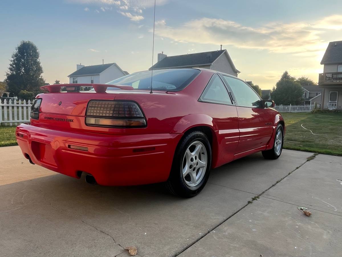 Pontiac-grand-prix-1996-red-27