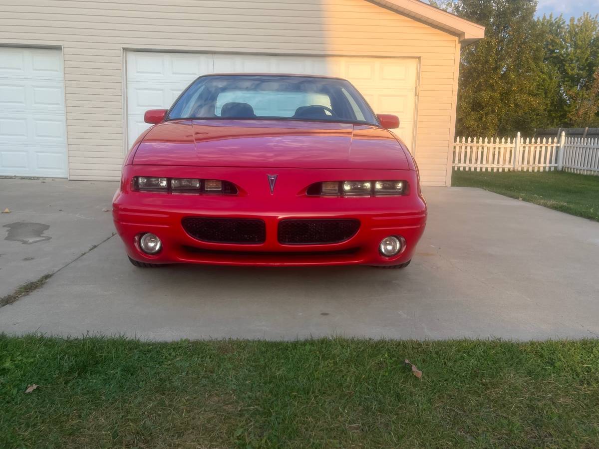 Pontiac-grand-prix-1996-red-29