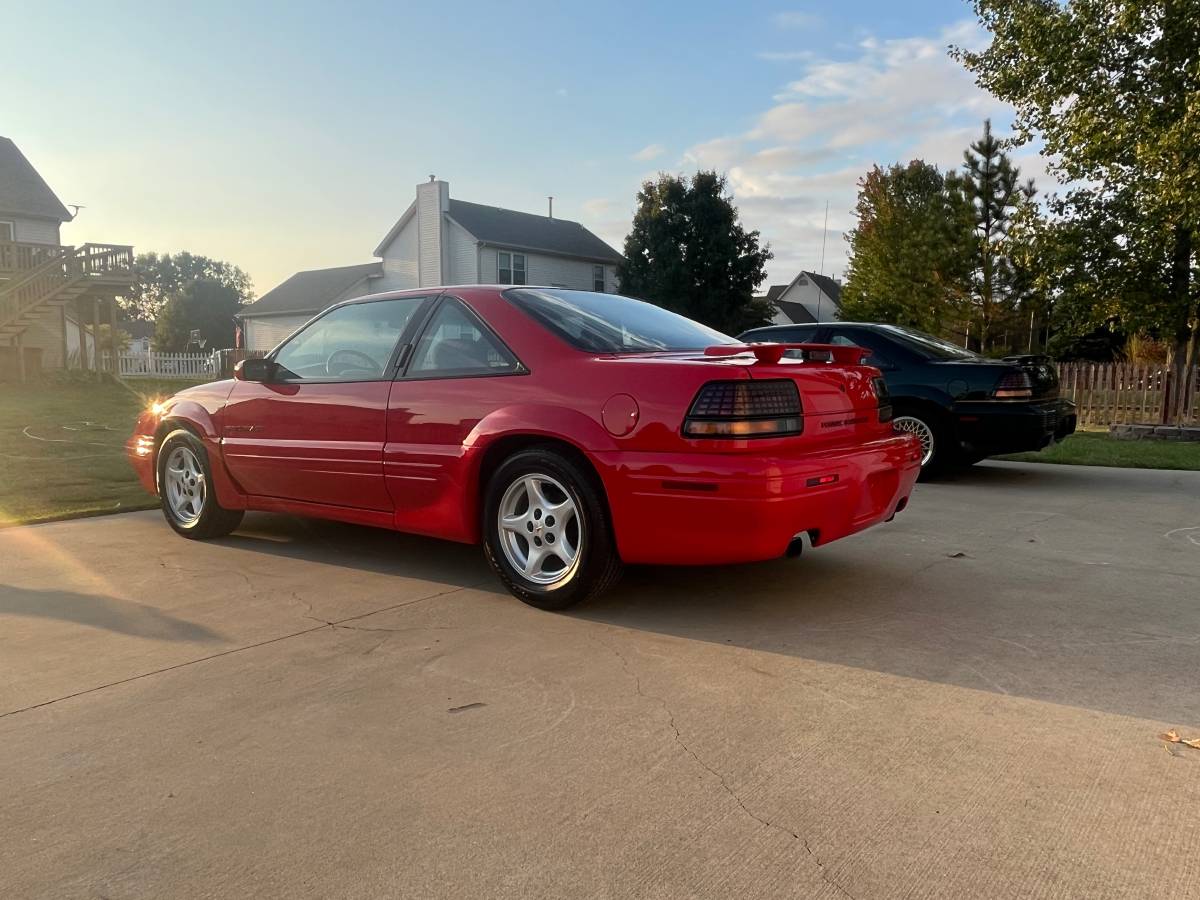 Pontiac-grand-prix-1996-red-4