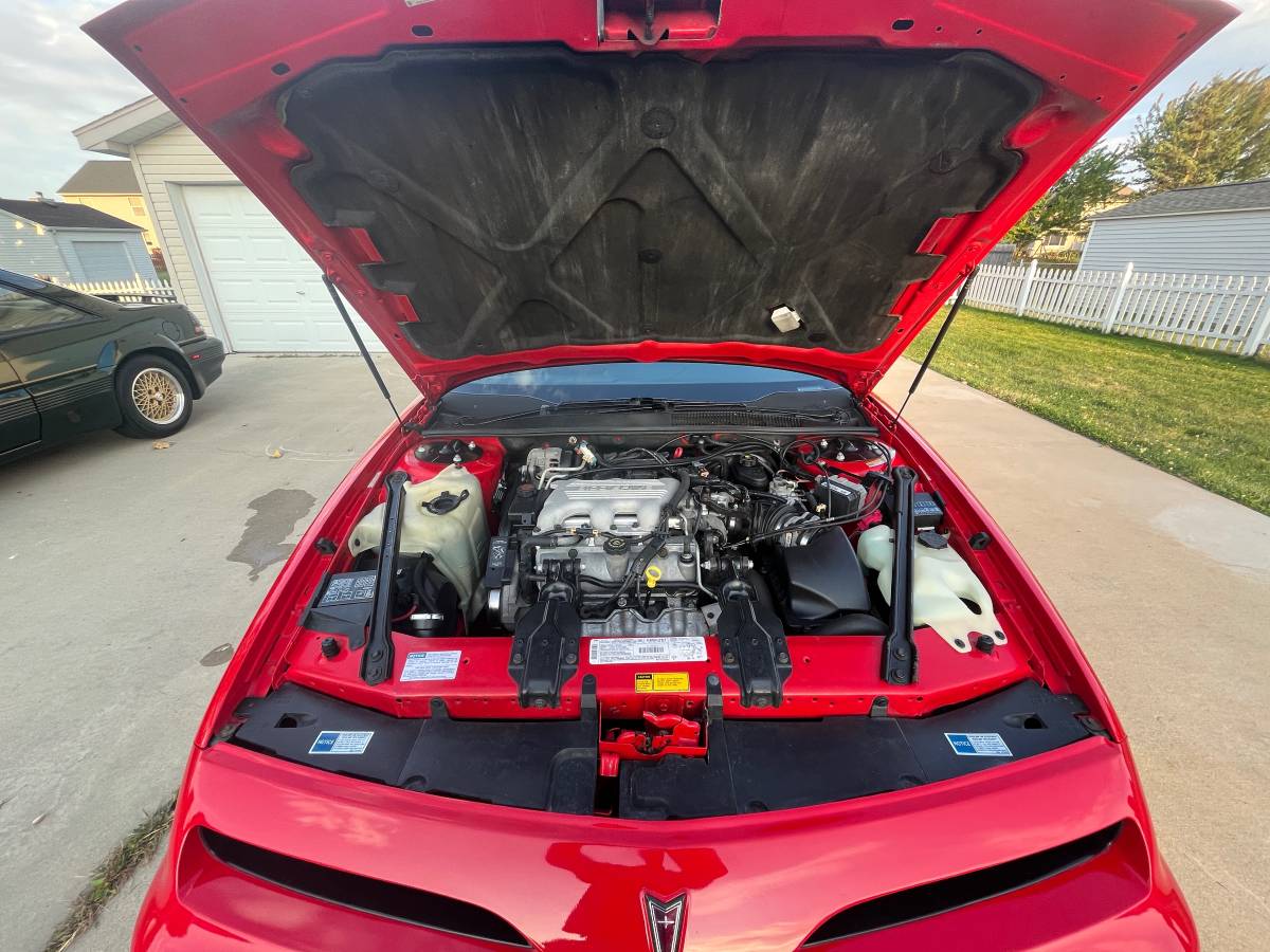 Pontiac-grand-prix-1996-red-9