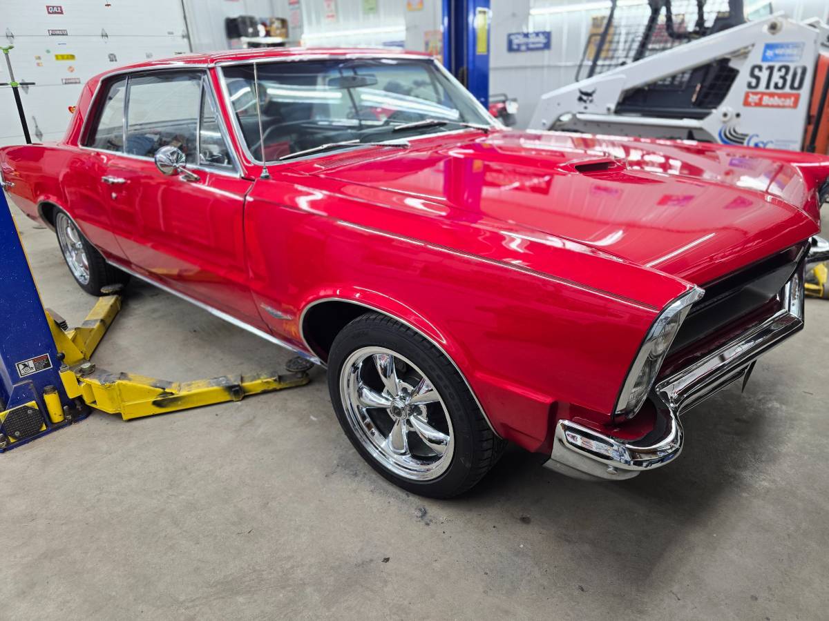 Pontiac-gto-1965-red