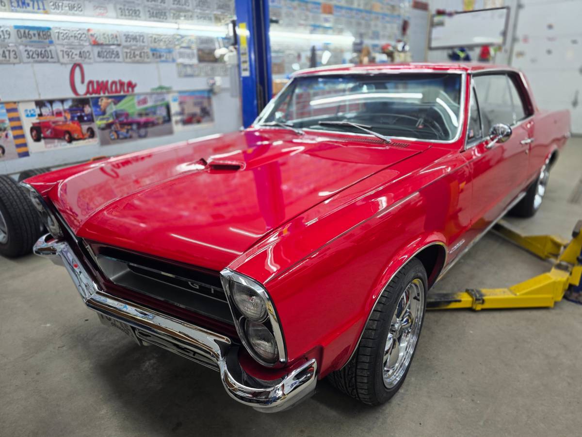 Pontiac-gto-1965-red-17