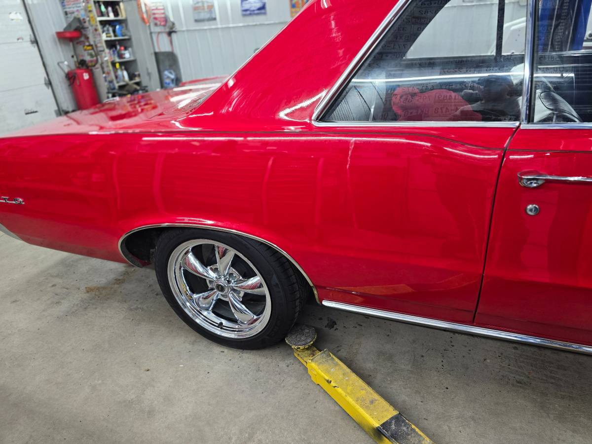 Pontiac-gto-1965-red-4