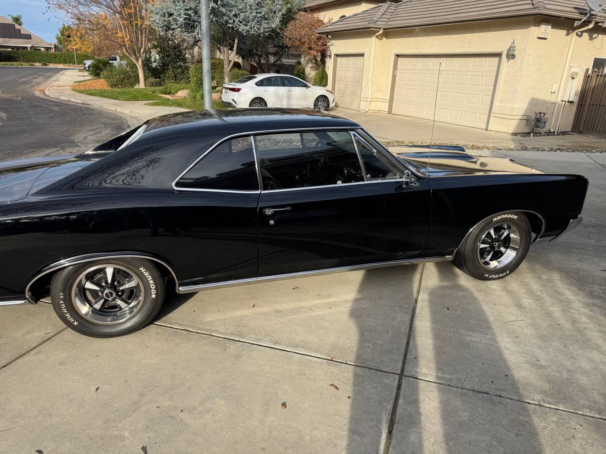 Pontiac-gto-1966-black-3