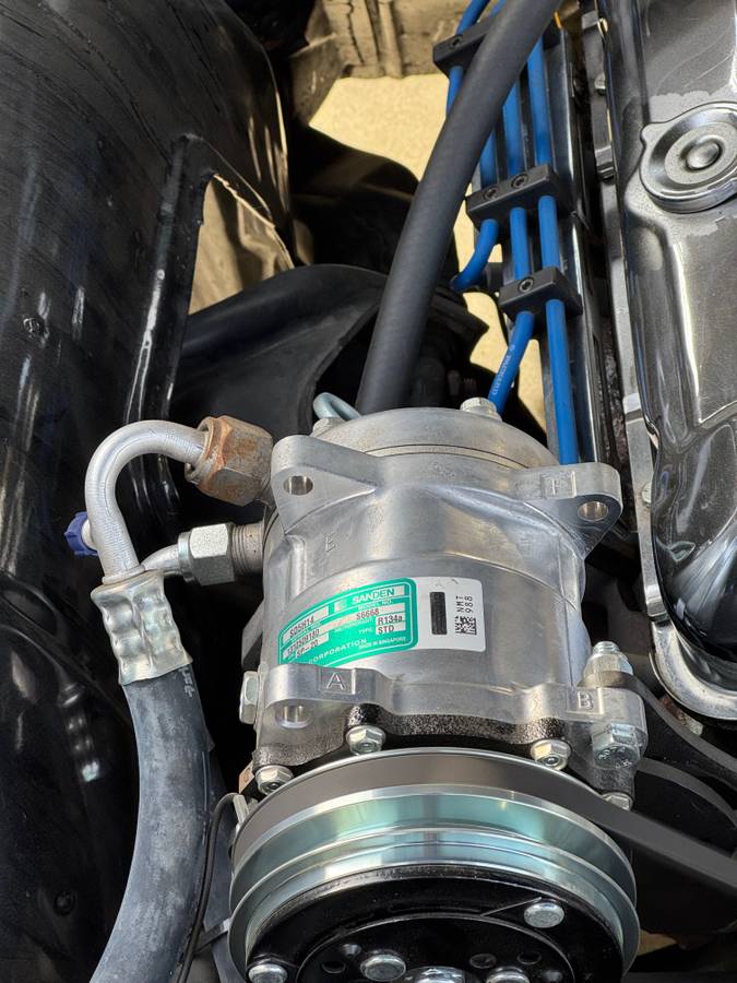 Pontiac-gto-1966-black-4