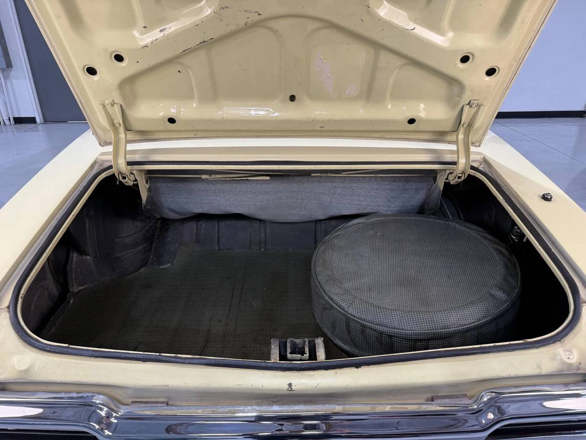 Pontiac-gto-convertible-1968-green-11