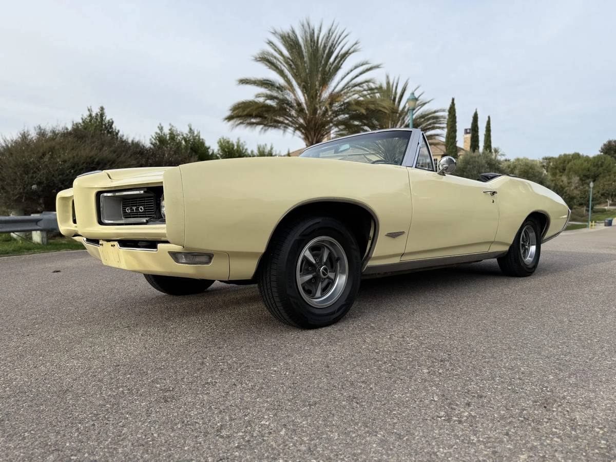 Pontiac-gto-convertible-1968-green-12