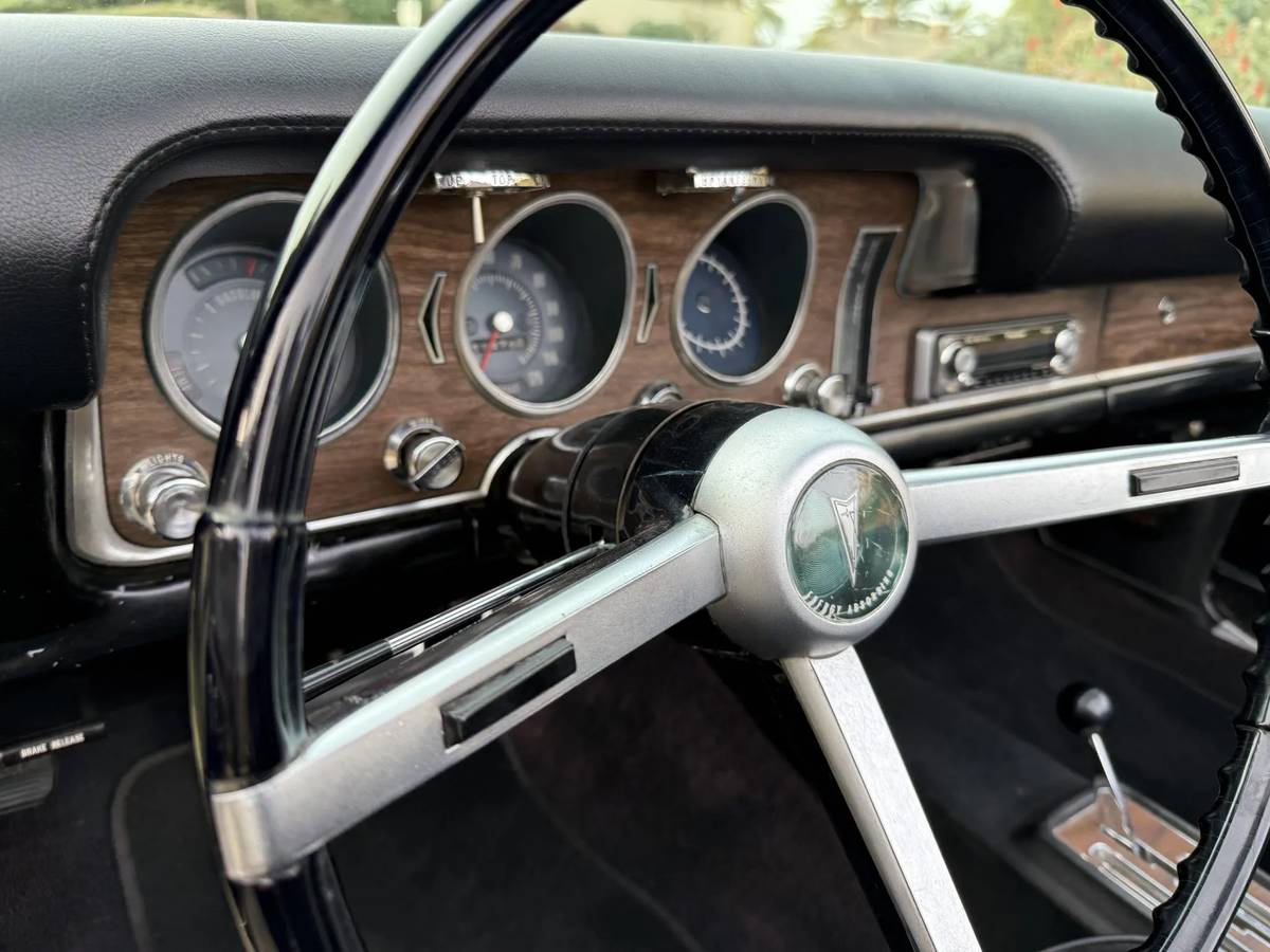 Pontiac-gto-convertible-1968-green-24