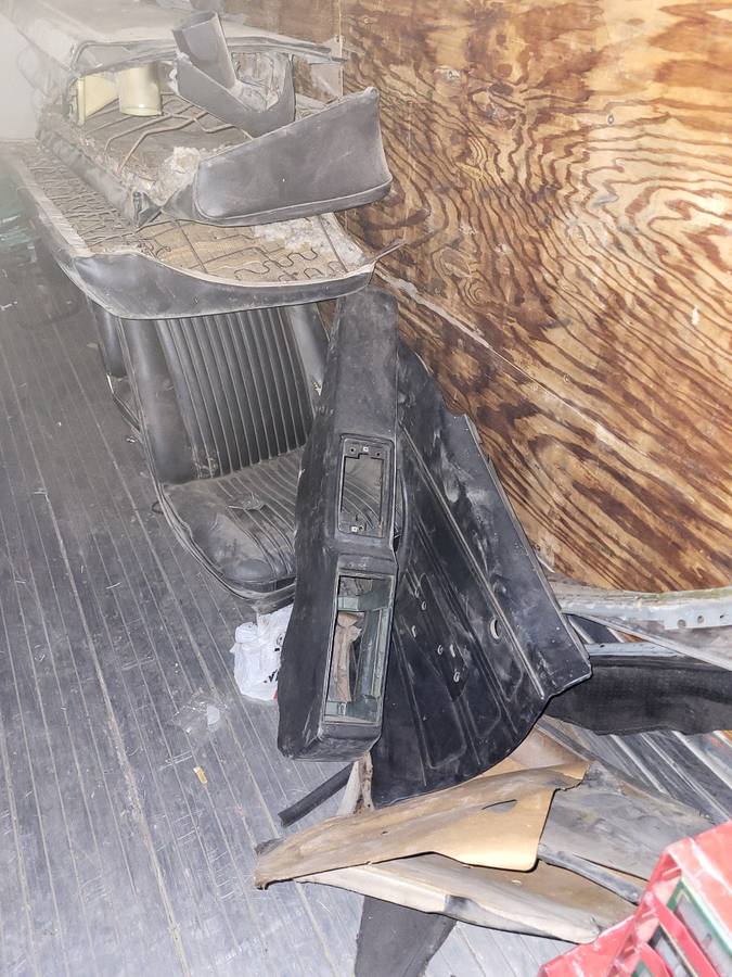 Pontiac-lemans-1968-grey-9