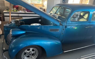 Pontiac-sedan-1939-blue-1