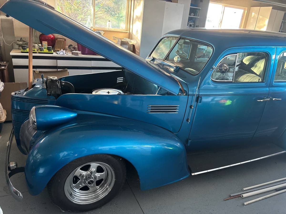 Pontiac-sedan-1939-blue-1