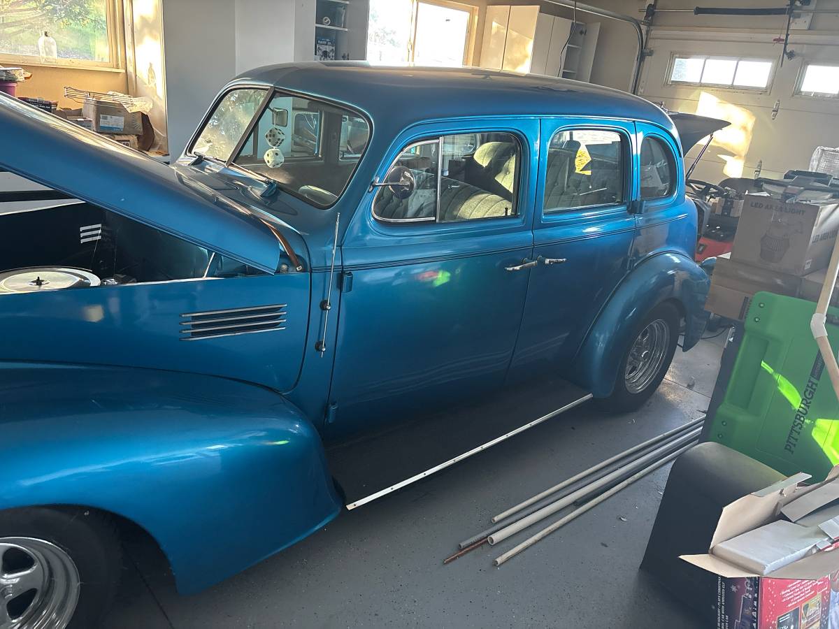 Pontiac-sedan-1939-blue-2