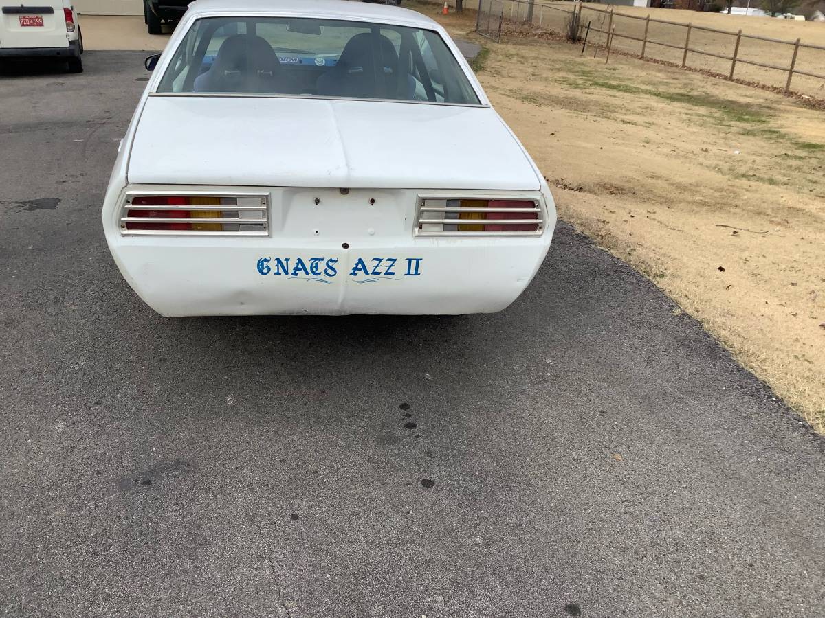 Pontiac-sunbird-1979-white-10