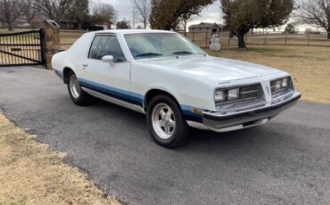 Pontiac-sunbird-1979-white-4