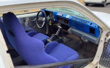 Pontiac-sunbird-1979-white-8