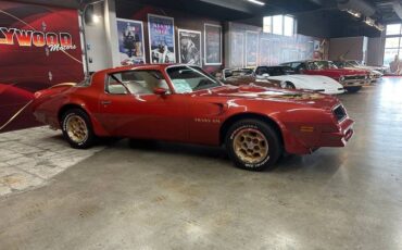 Pontiac-trans-am-1976-red-2