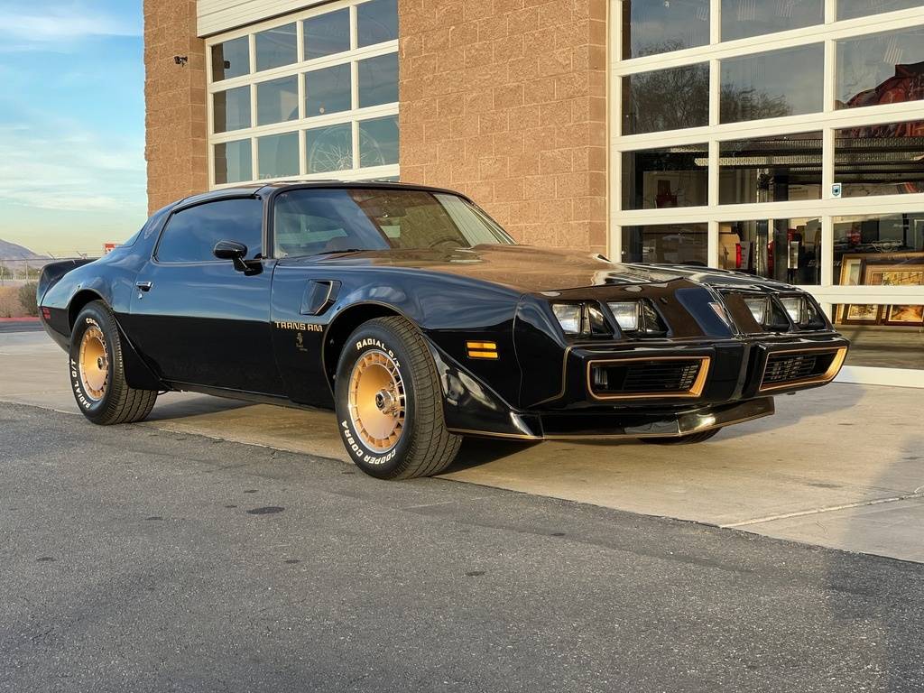 Pontiac-trans-am-1981-black-240