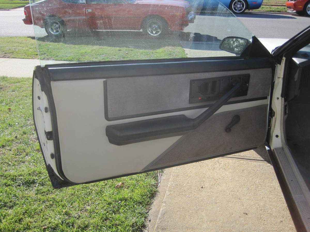 Pontiac-trans-am-1983-4