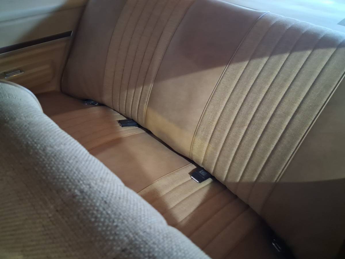 Pontiac-ventura-1976-red-9