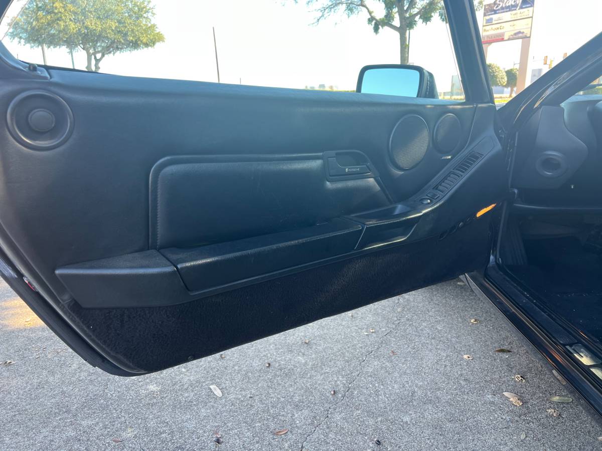 Porsche-1987-black-5